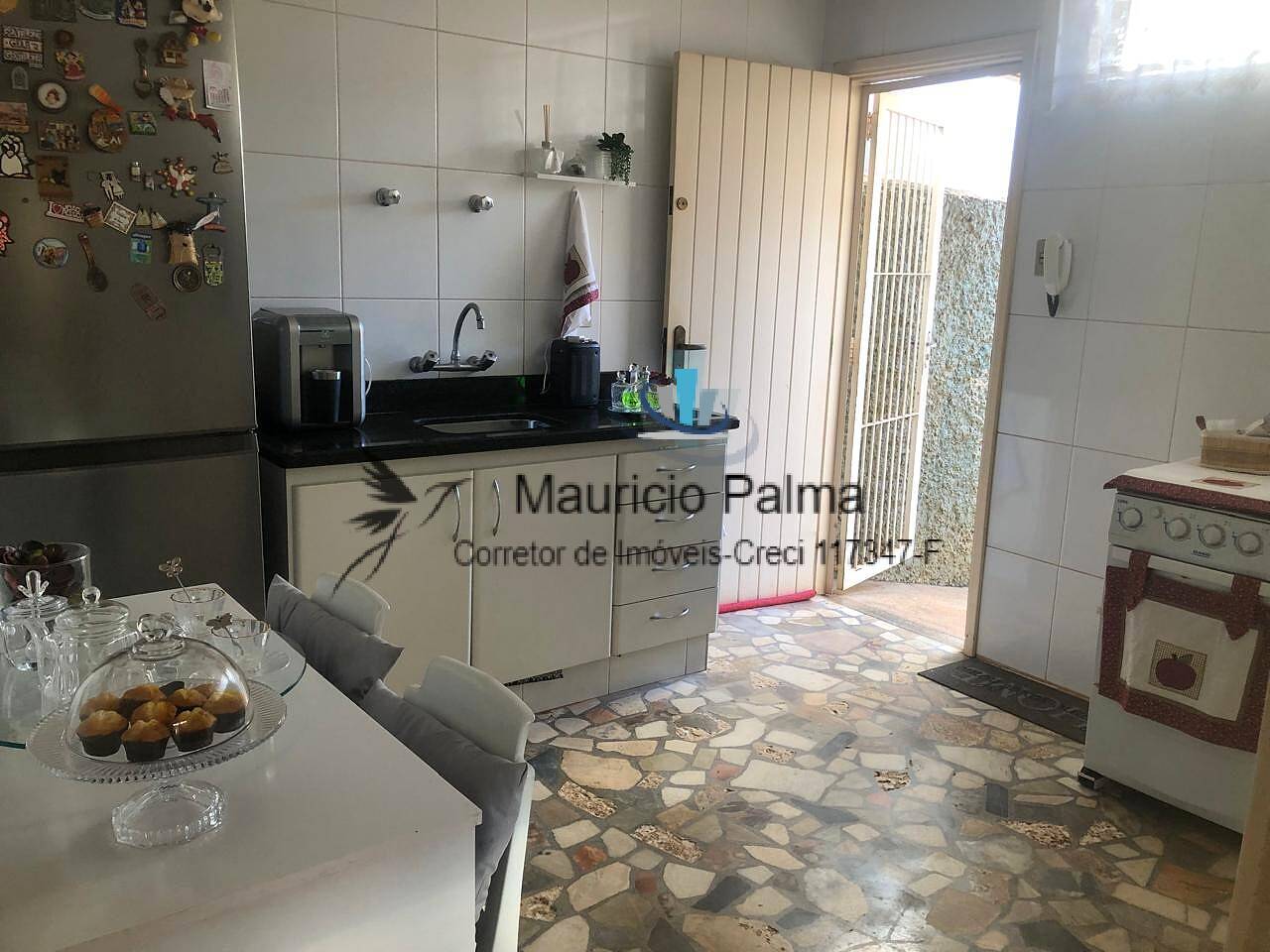 Casa à venda com 4 quartos, 209m² - Foto 6