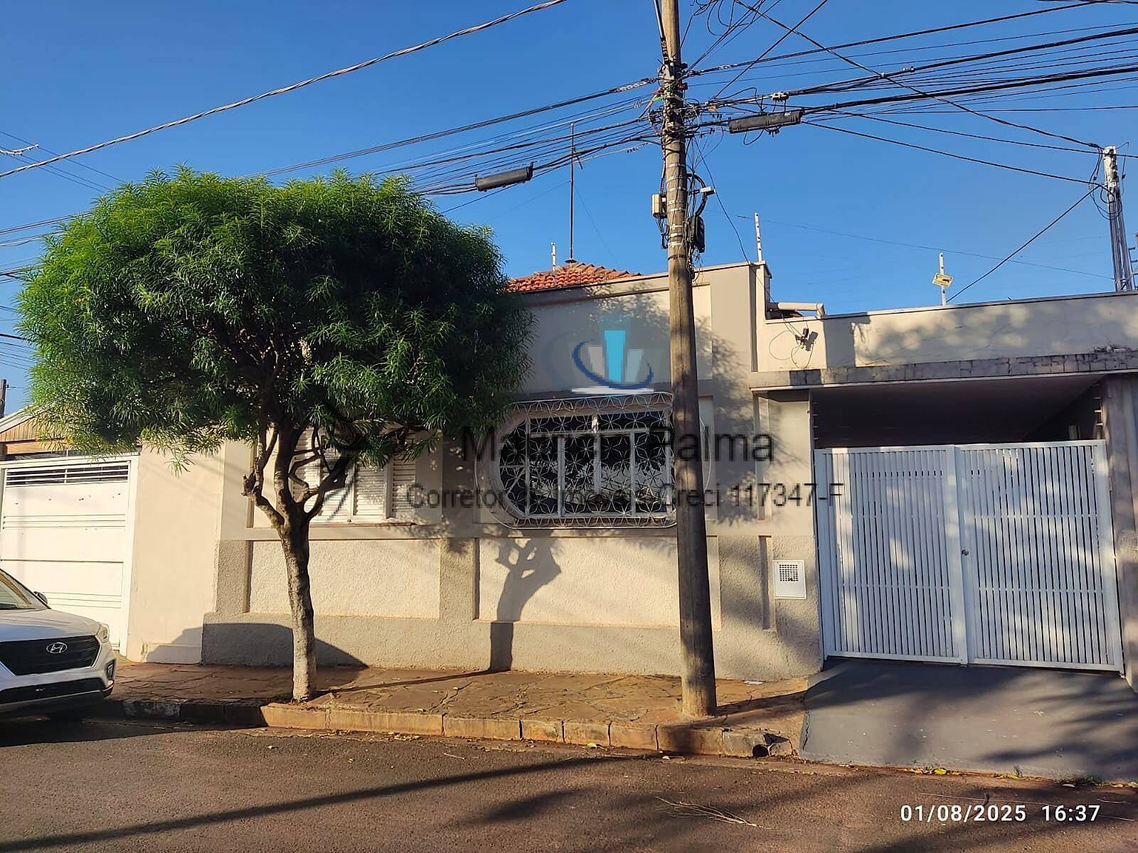 Casa à venda com 4 quartos, 157m² - Foto 1